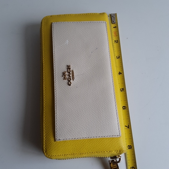 Coach Yellow Crossgrain Leather Full Zip Around long Wallet Yellow/ Bone - Picture 6 of 10